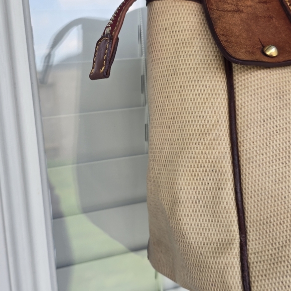 Dooney & Bourke Wilson Bag Cognac Brown/White Shoulder Satchel Cream Flawed - Picture 11 of 16
